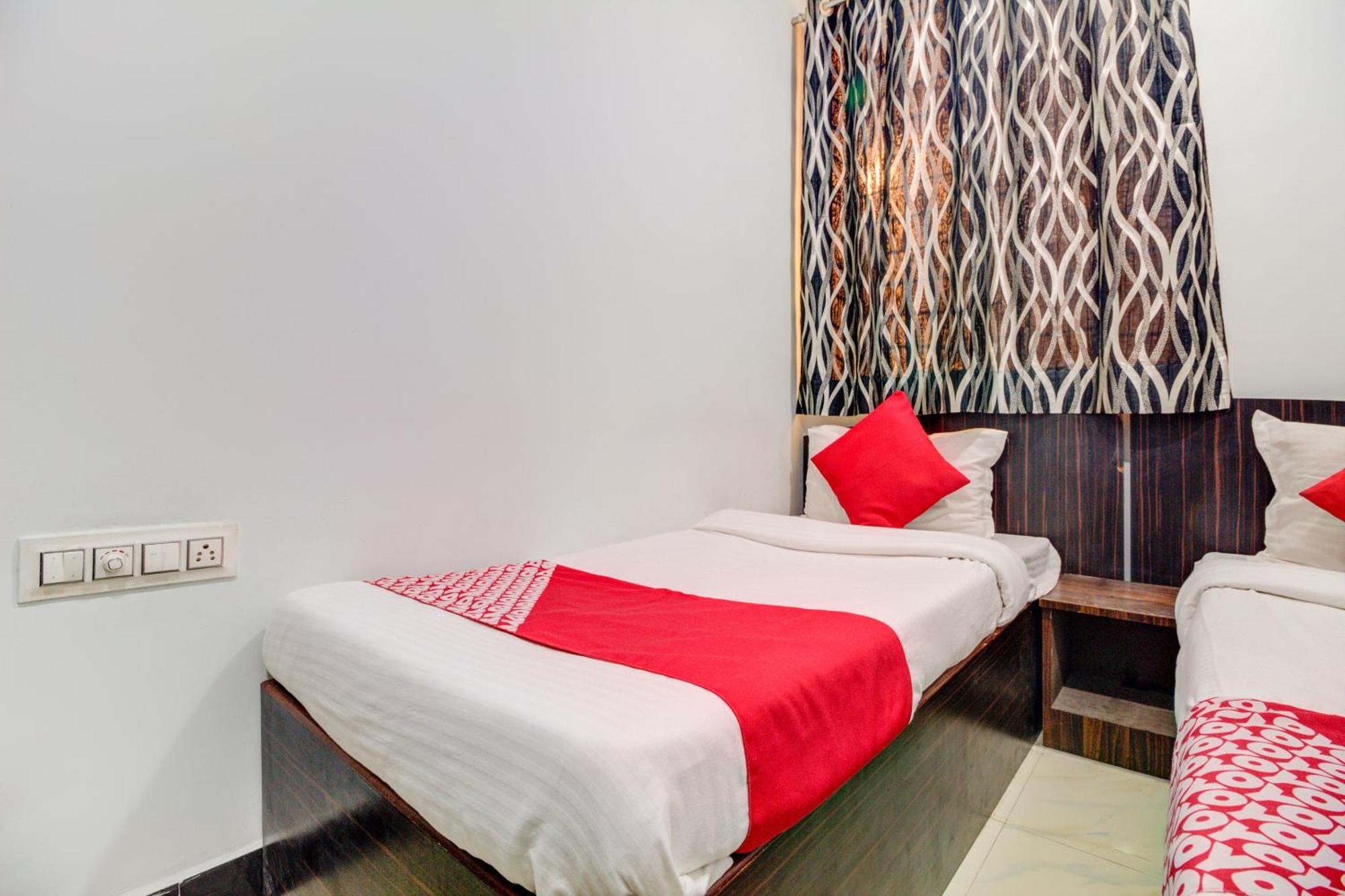 Hotel O Anjali Hotel Мумбай Екстериор снимка