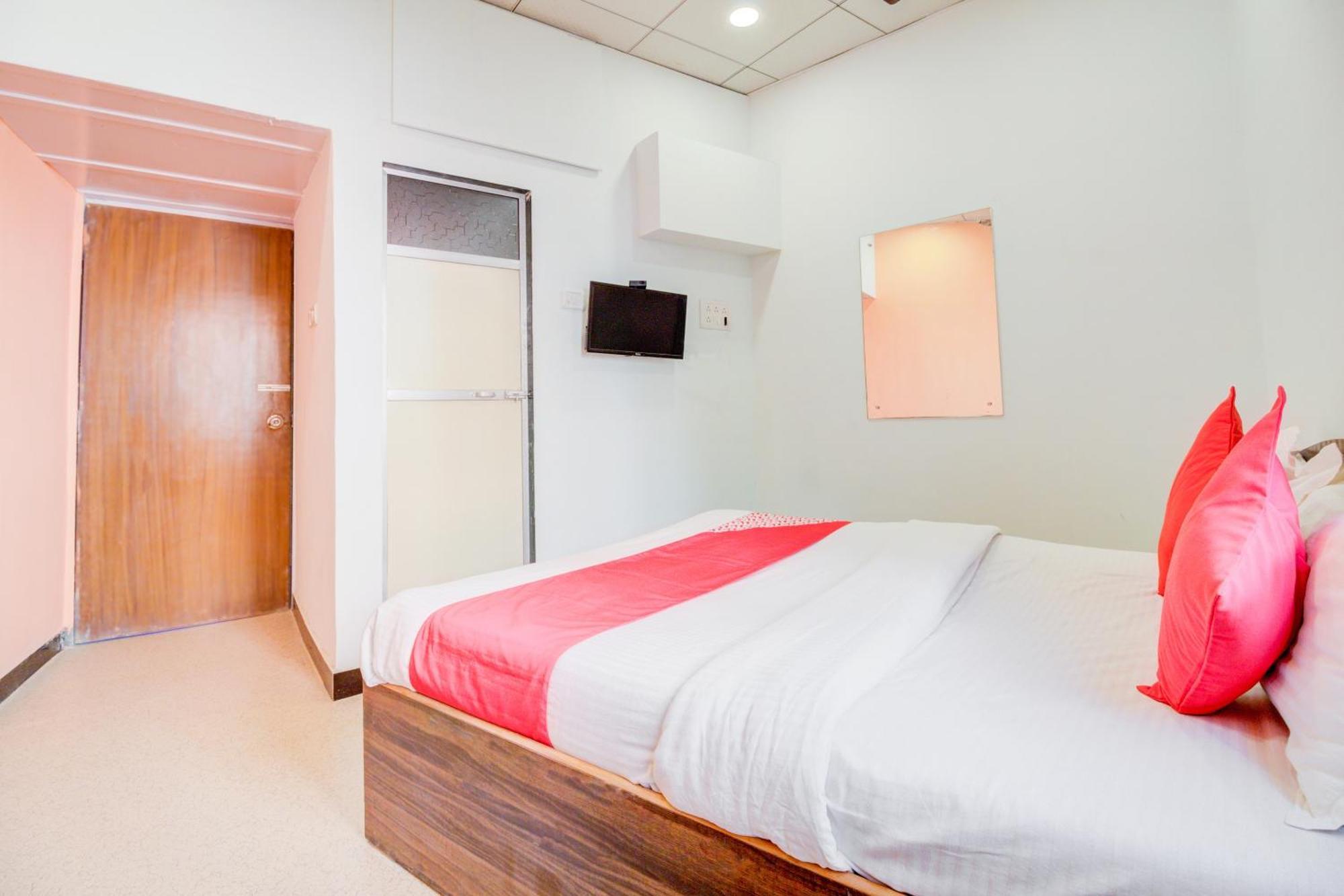 Hotel O Anjali Hotel Мумбай Екстериор снимка