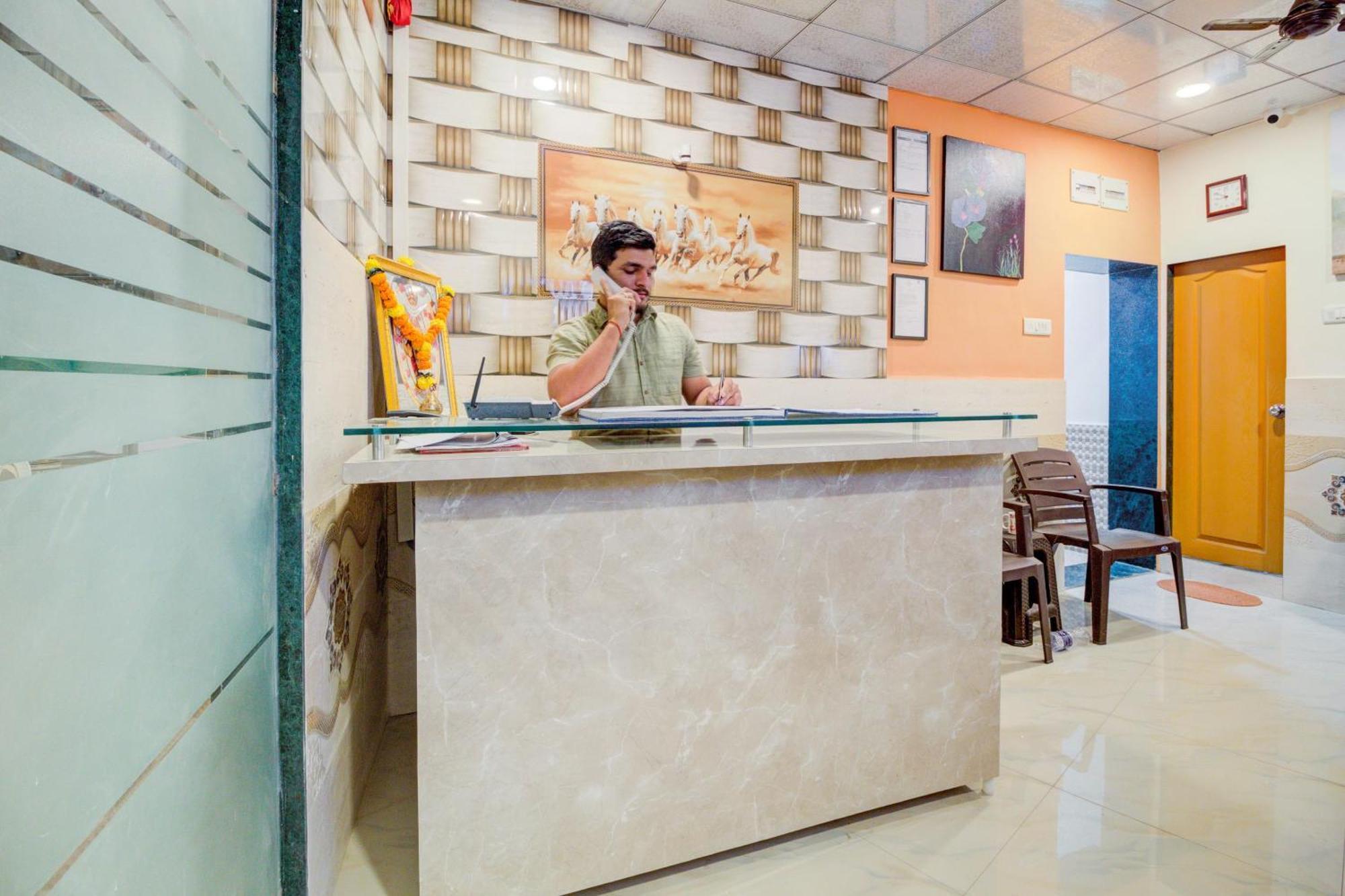 Hotel O Anjali Hotel Мумбай Екстериор снимка